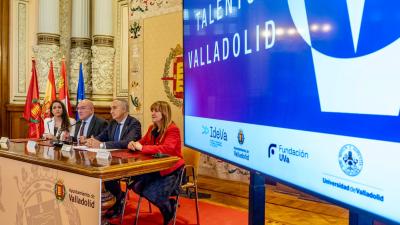 Acto de renovación del convenio entre Ayuntamiento de Valladolid y Universidad de Valladolid para impulsar el programa Valladolid Talento.